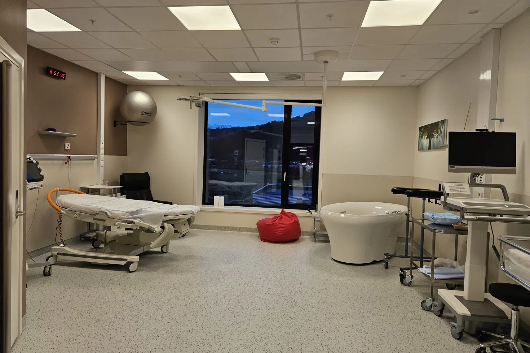 Et rom med medisinsk utstyr