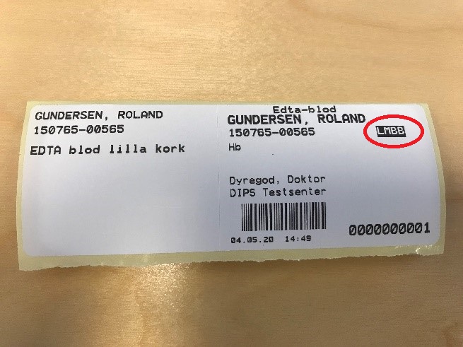etikett med pasientnamn og informasjon