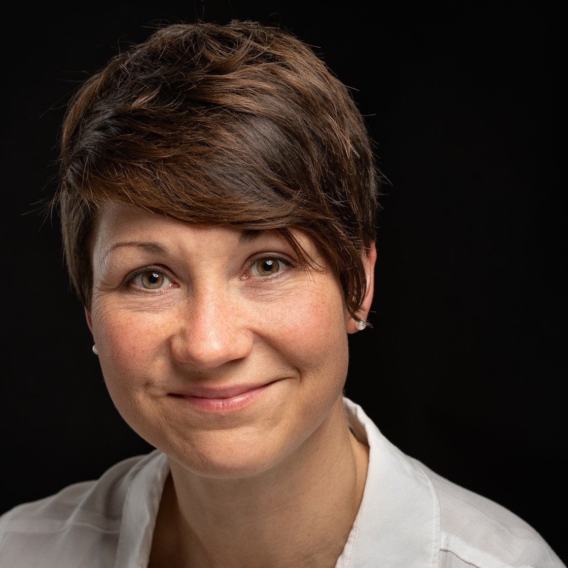 Et nærbilde av en mann