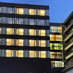 Glaskorridorane sett frå utsida