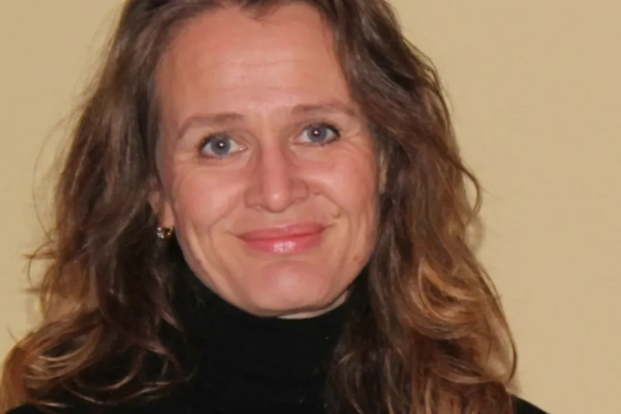 En person med langt hår