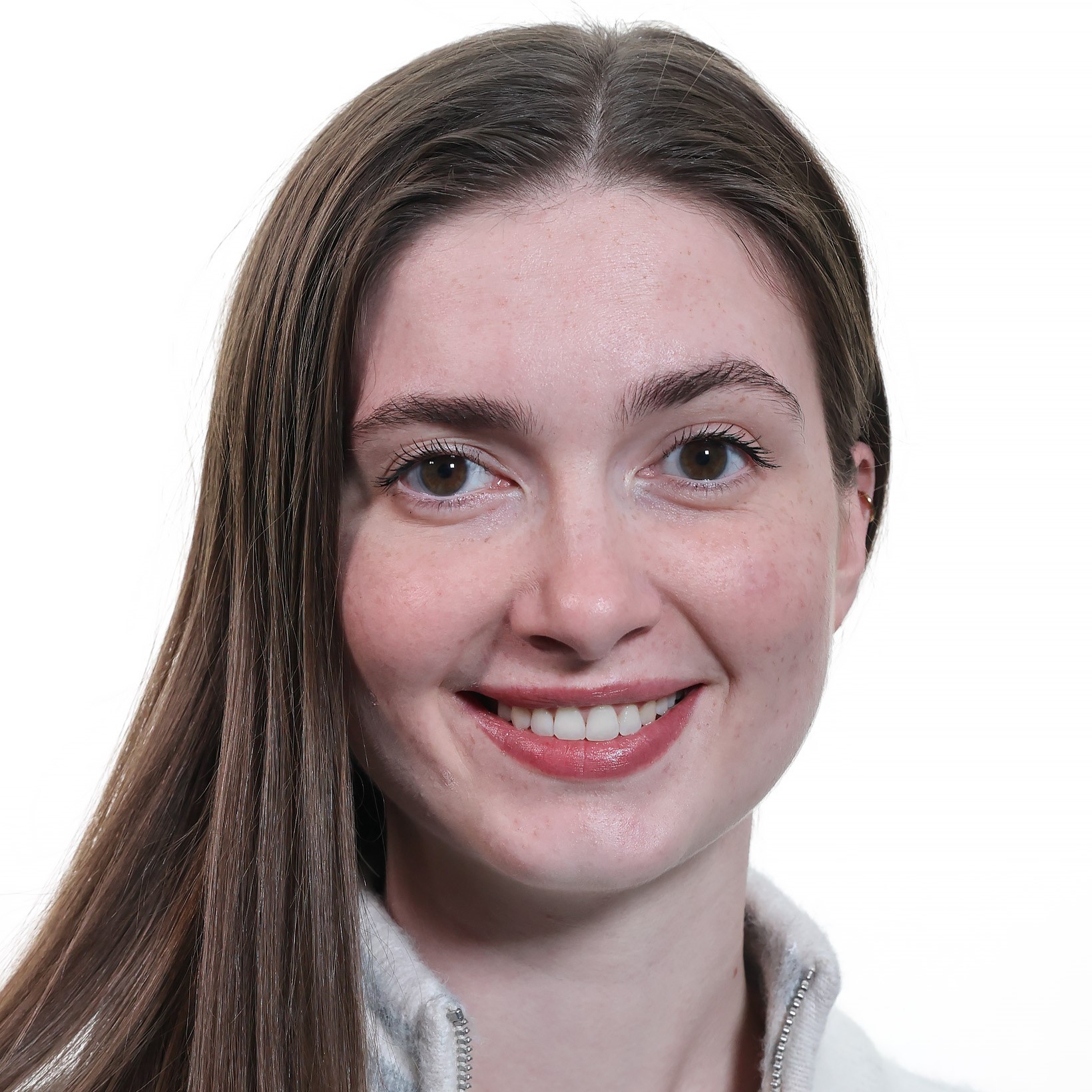 En kvinne med langt hår