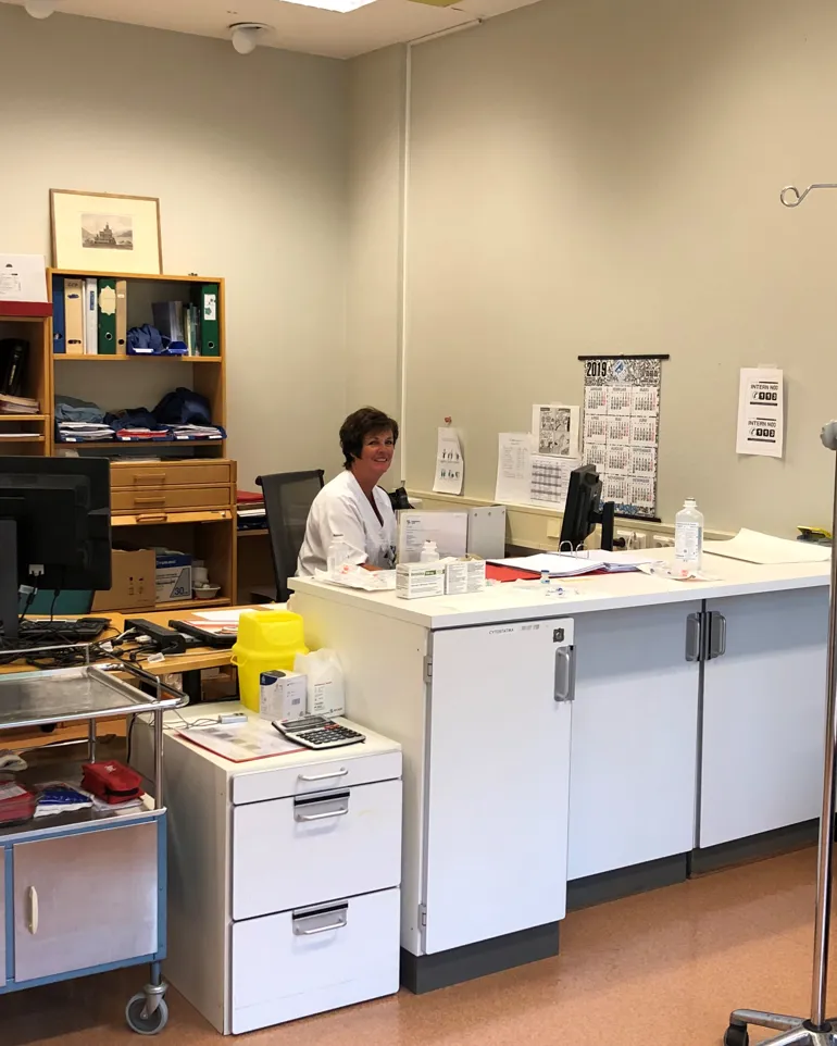 En person i et laboratorium